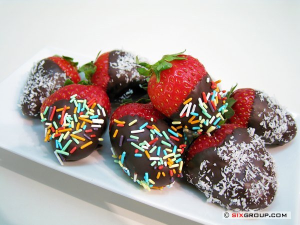 Erdbeeren im Kokosmantel