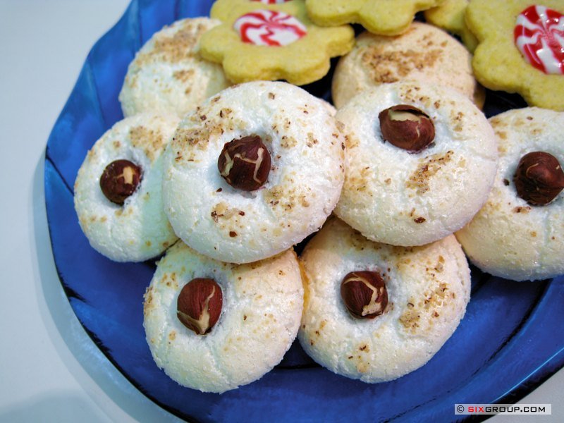 Baiser- Haselnuss- Taler