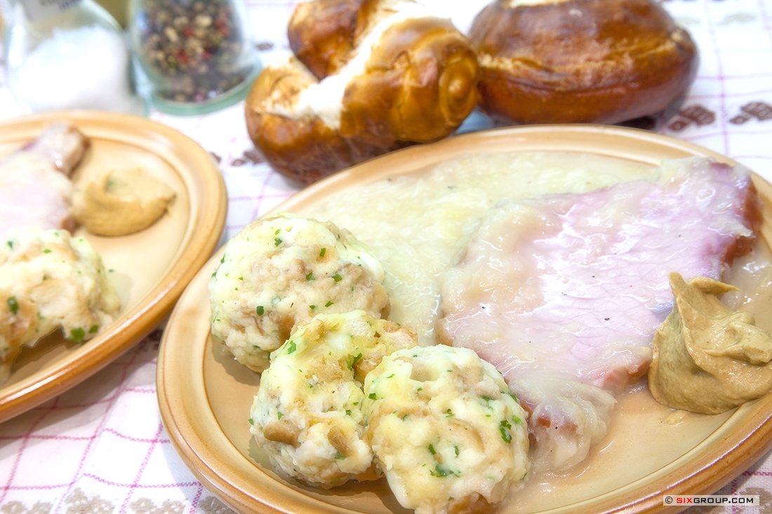 Knödel aus Laugenbrot