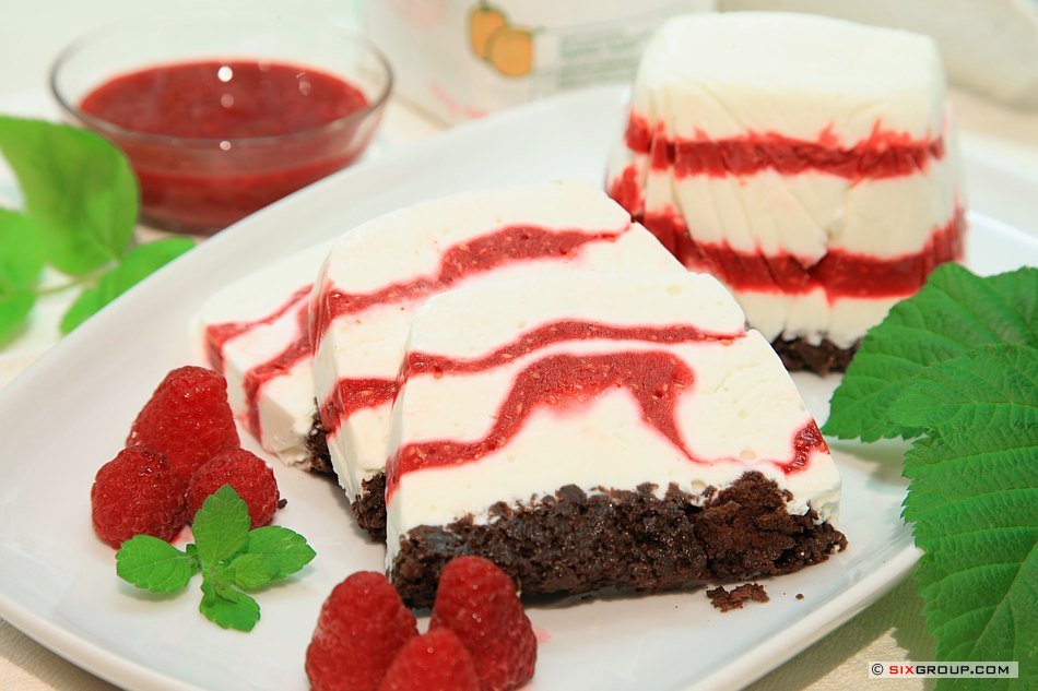 Quark- Eis mit Himbeeren