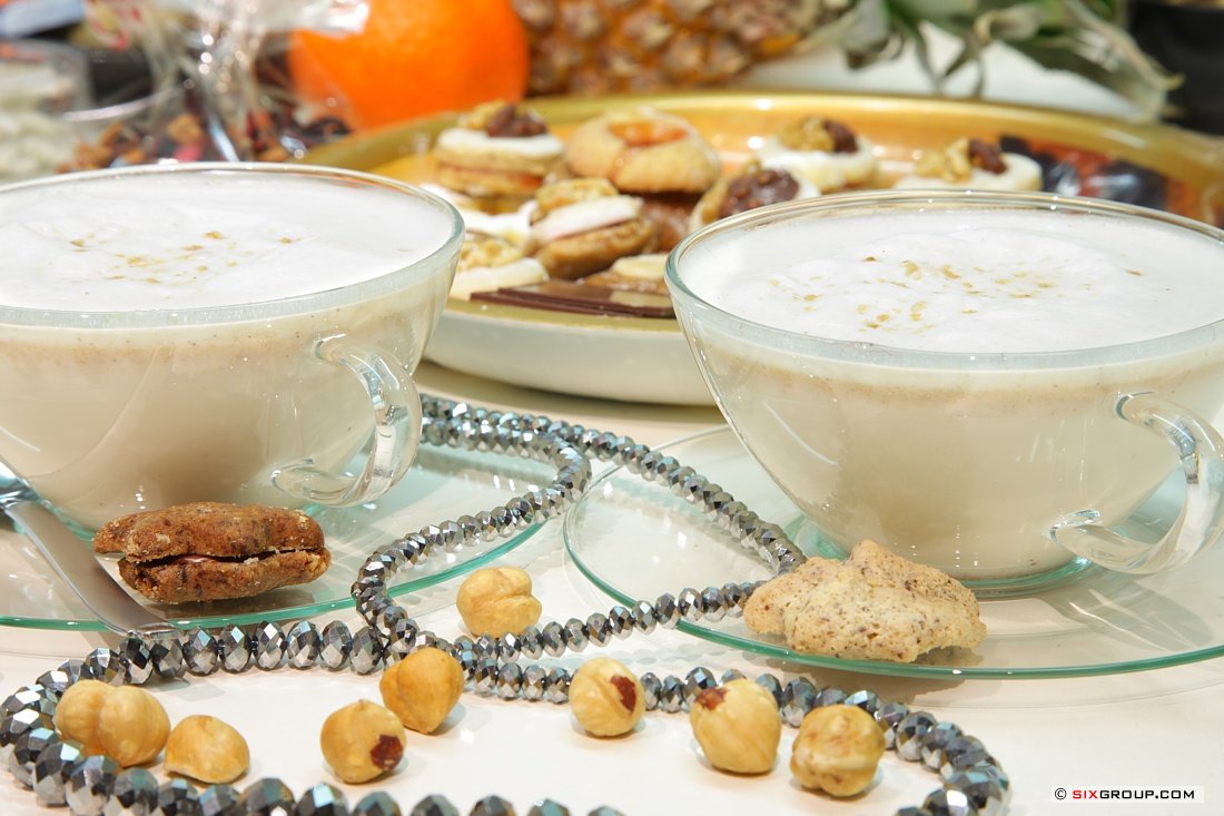Honig- Nuss- Milch