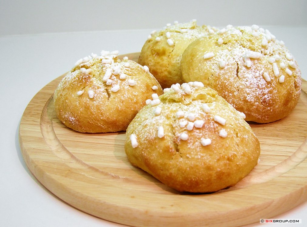 Süße Hefeteigbrötchen