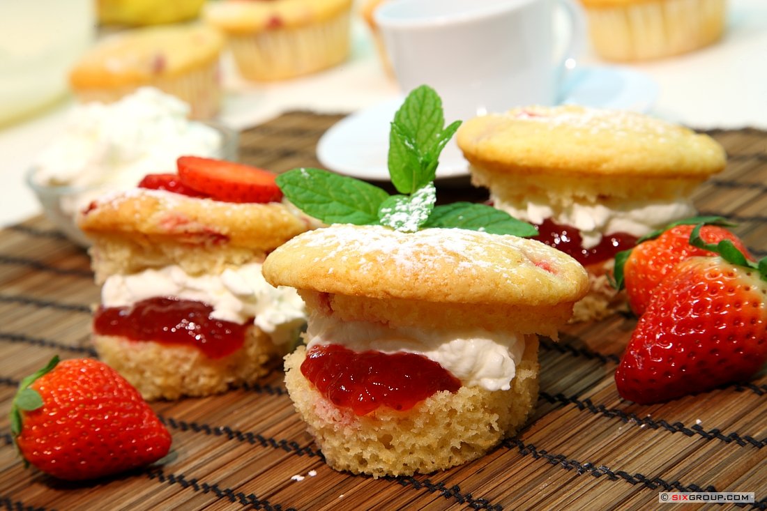 Gefüllte Erdbeer- Muffins